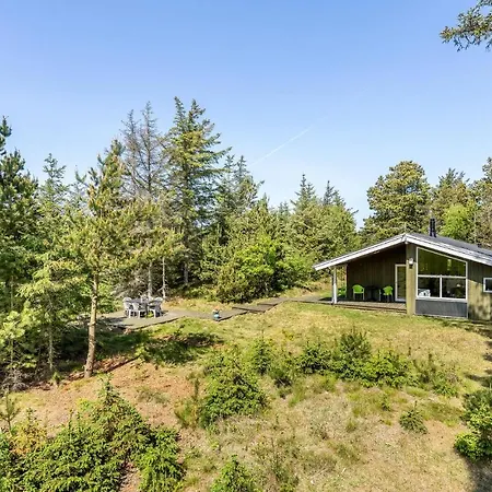 Tatil Evi Beach Front Home In Lokken With Sauna *