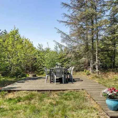 Tatil Evi Beach Front Home In Lokken With Sauna